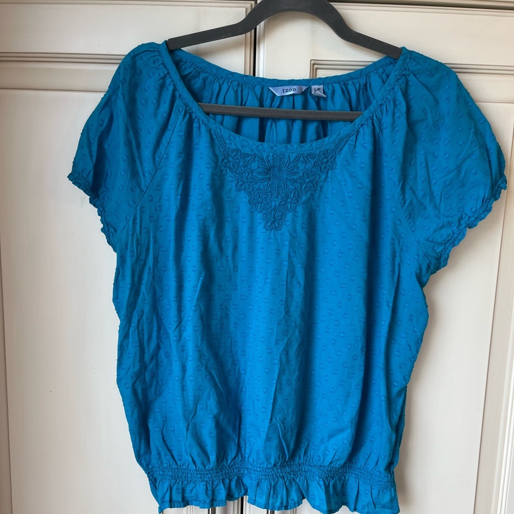 🍓 Izod beautiful blue top size Large.